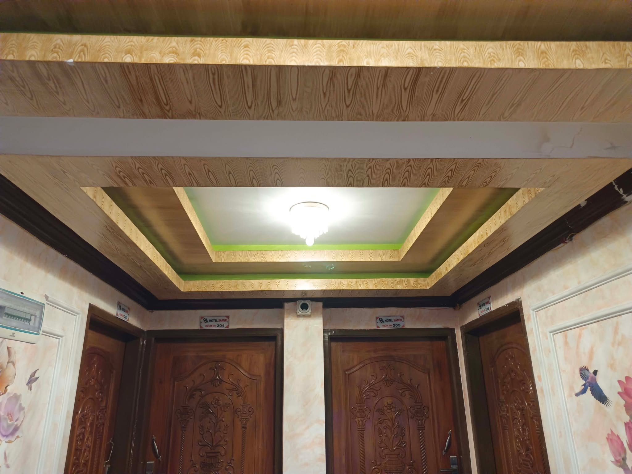 Corridoor 2nd Floor